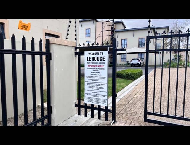 2 BEDROOM APARTMENT FOR SALE IN BURGUNDY ESTATE